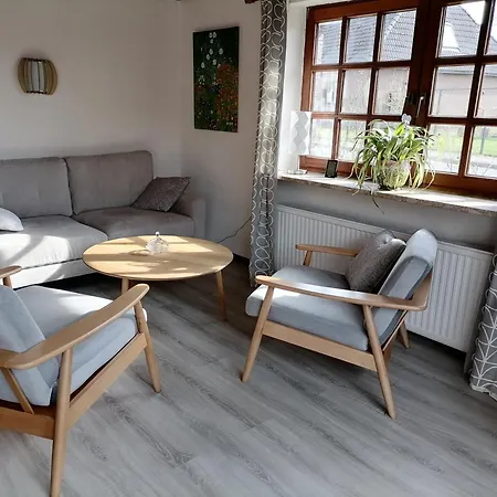 Reetdachhaus In Nordseenaehe Mit Grossem Garten