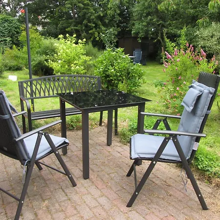 Hébergement de vacances Reetdachhaus In Nordseenaehe Mit Grossem Garten *